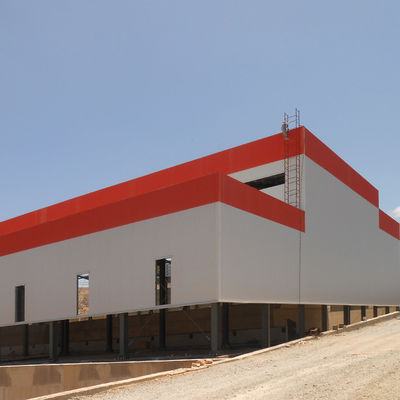 Construction de structures métalliques préfabriquées en acier