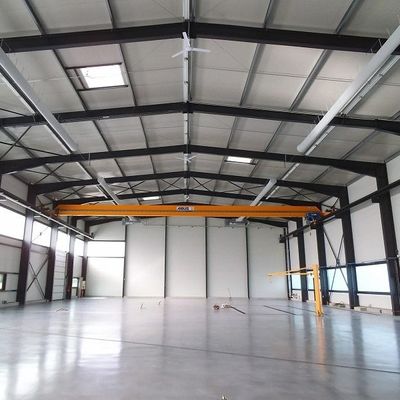 Q355B Construction préfabriquée en acier bâtiments d'entrepôt en acier préfabriqués ODM