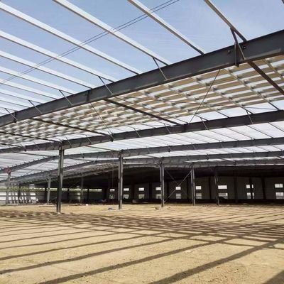 Entrepôt de fenêtre en PVC préfabriqué bâtiment Structure en acier soudé Entrepôt OEM