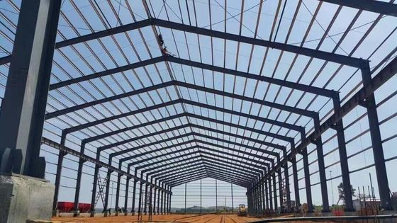 Construction industrielle de longue portée préfabriquée Entrepôt de structure en acier préfabriqué
