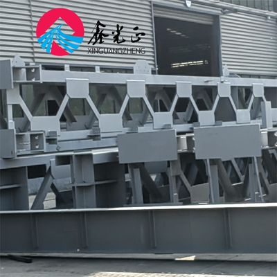 Entrepôt préfabriqué en acier avec isolation EPS et portes coulissantes