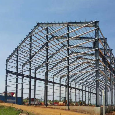 Maison en acier préfabriquée résistante au vent OEM Bâtiments à charpente métallique