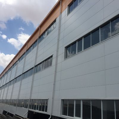Projet de construction préfabriqué pour entrepôt