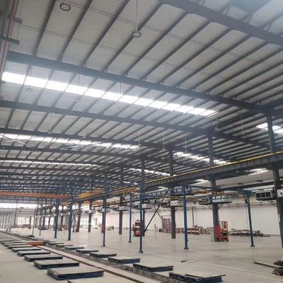 Projet de construction préfabriqué pour entrepôt