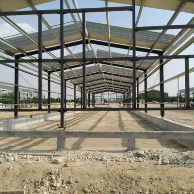 Chambre de volaille préfabriquée avec panneaux isolants