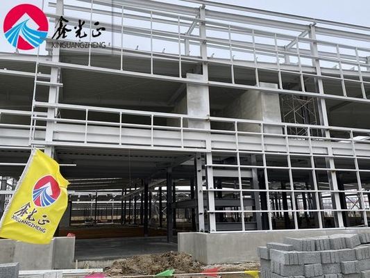 Hangar en acier personnalisable avec pannes C/Z galvanisées, charge de neige selon les exigences du client