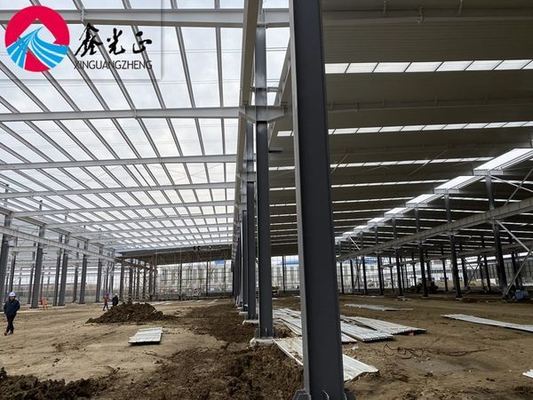 Hangar en acier personnalisable avec pannes C/Z galvanisées, charge de neige selon les exigences du client