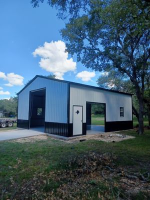 Entrepôt préfabriqué à ossature en acier avec connexion boulonnée et pannes en Z/C