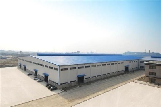 Développer et produire indépendamment des bâtiments d'usine et des entrepôts de structures en acier